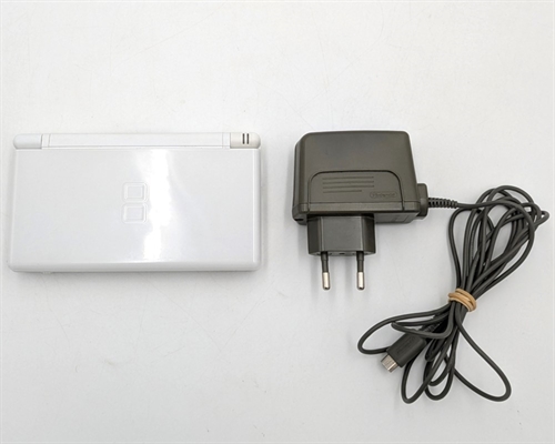 Nintendo DS Lite - Polar White - Console - SNR EPIC-CP-0043 (B Grade) (Used)